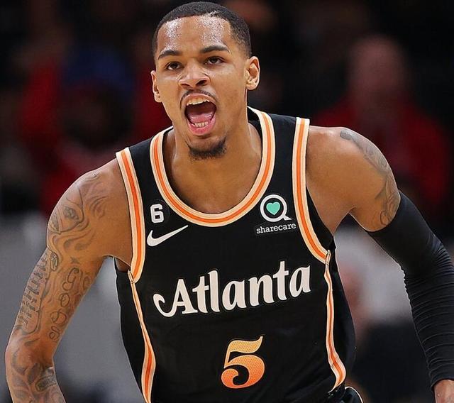 在三分线外 在三分线外